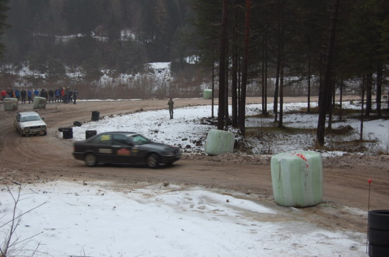 Una pista da autocross tra le Dolomiti?