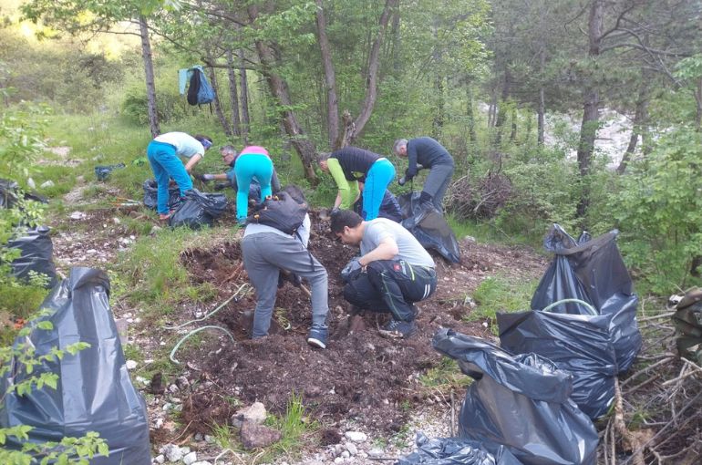 Discarica presso la ex Polveriera di Pissebus