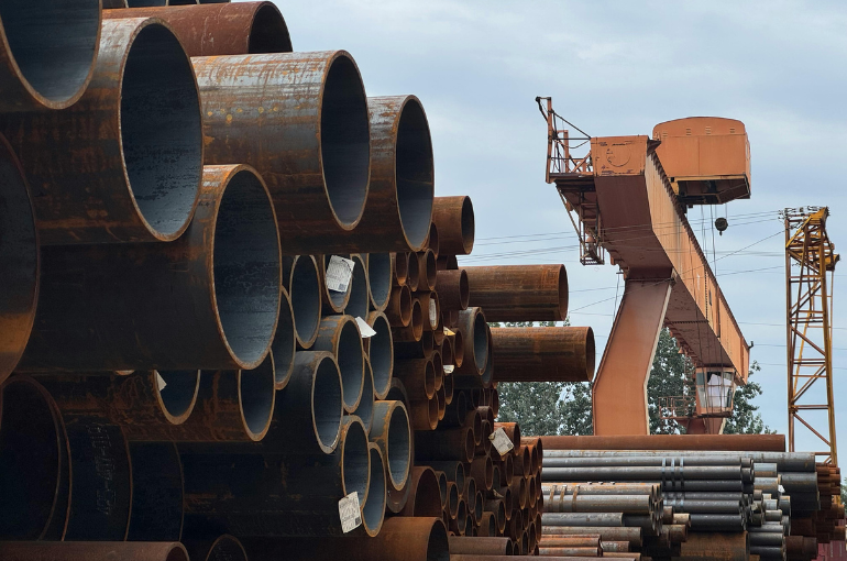 Greenpeace, Legambiente, WWF: “Solidarietà ai lavoratori di Acciaierie d’Italia, serve subito piano nazionale per lavoro, salute e decarbonizzazione”